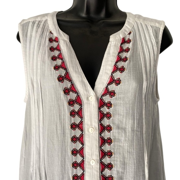 SUNDANCE White Tunic tank top coverup Women M Petite buttons Pleated embroidery - Picture 3 of 7